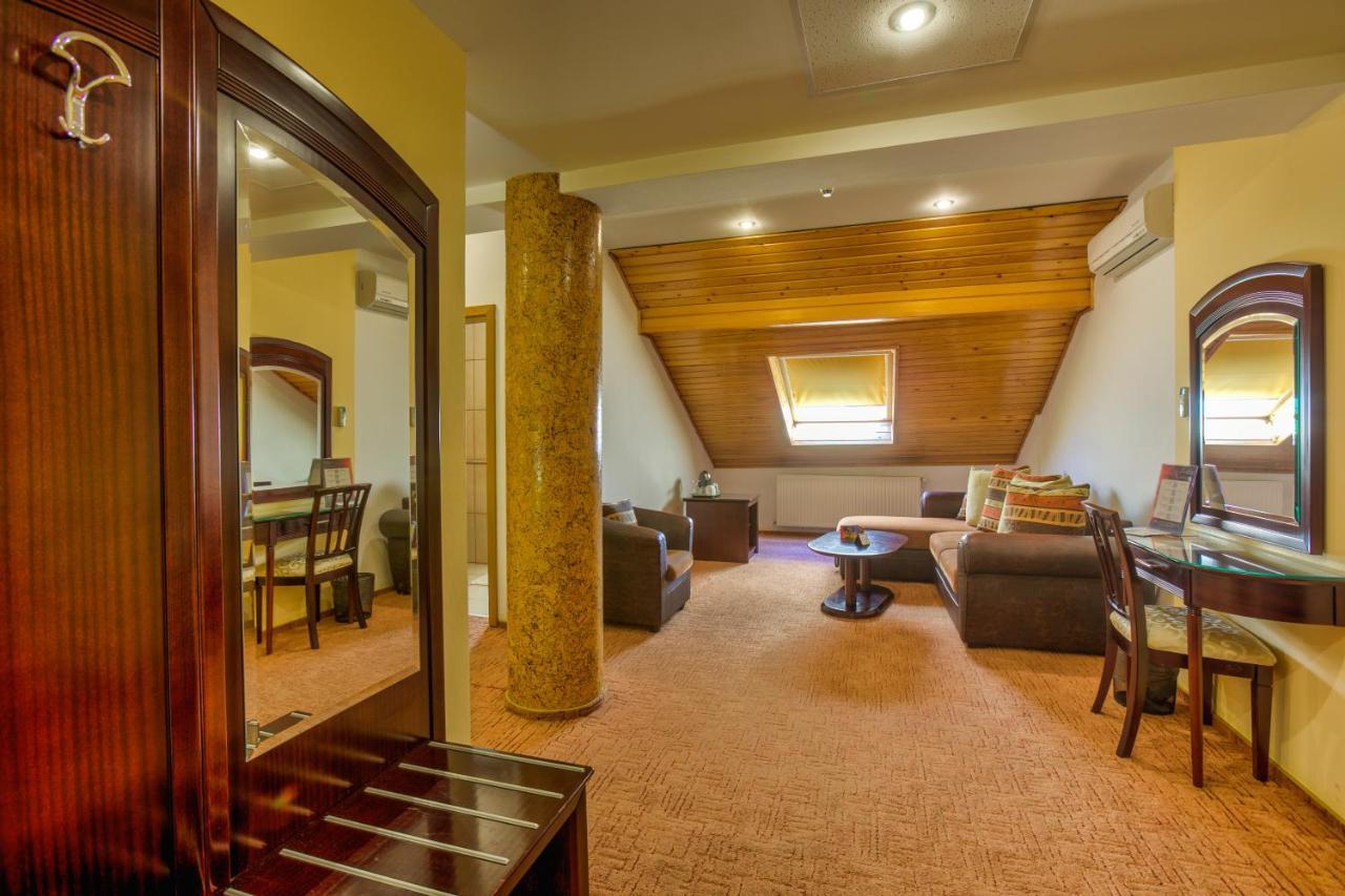 Hotel Ambient Brasov Luaran gambar