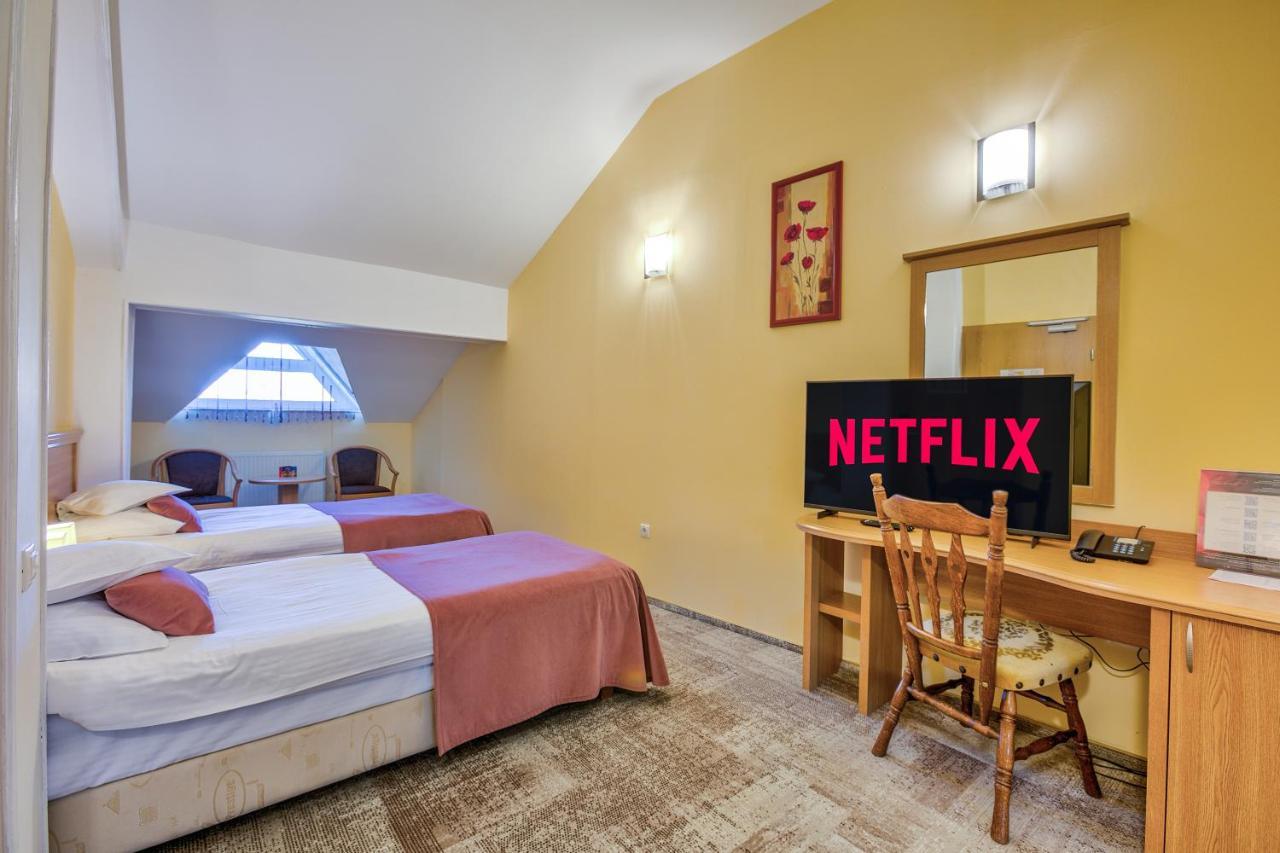 Hotel Ambient Brasov Luaran gambar