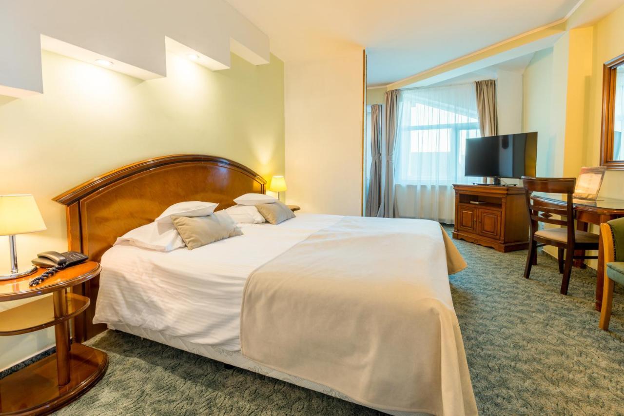 Hotel Ambient Brasov Luaran gambar