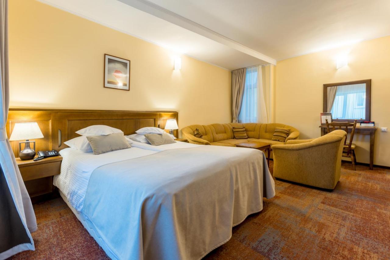 Hotel Ambient Brasov Luaran gambar